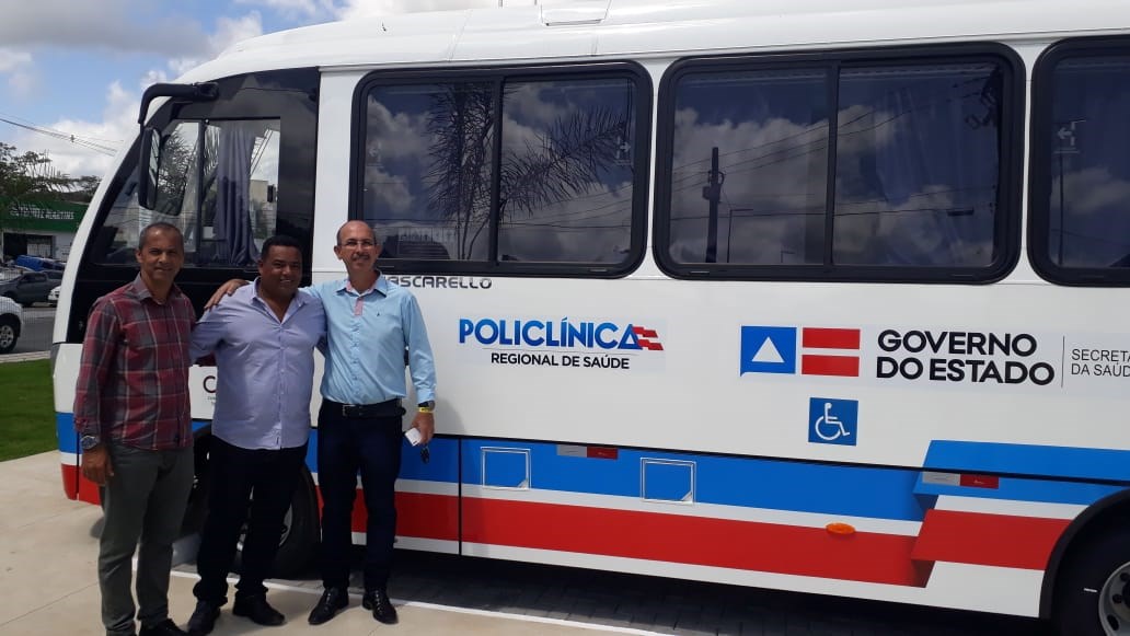 Camacã: Prefeito e sua Comitiva participam da inauguração da Policlínica e micro-ônibus em Itabuna

